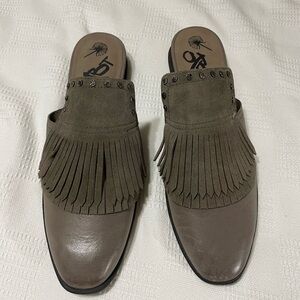OTBT Womens Size 8.5 Gray Leather Suede Gleam Slide On Flat Mules